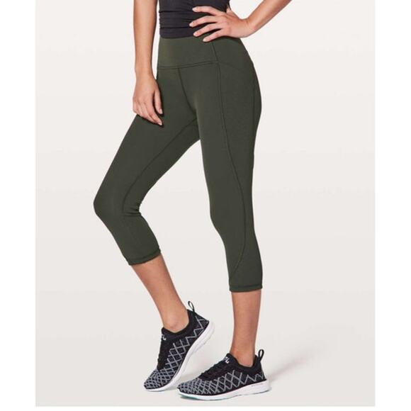 Lululemon Breezy Dot Crop 19" Size 4 Evergreen - Picture 7 of 8